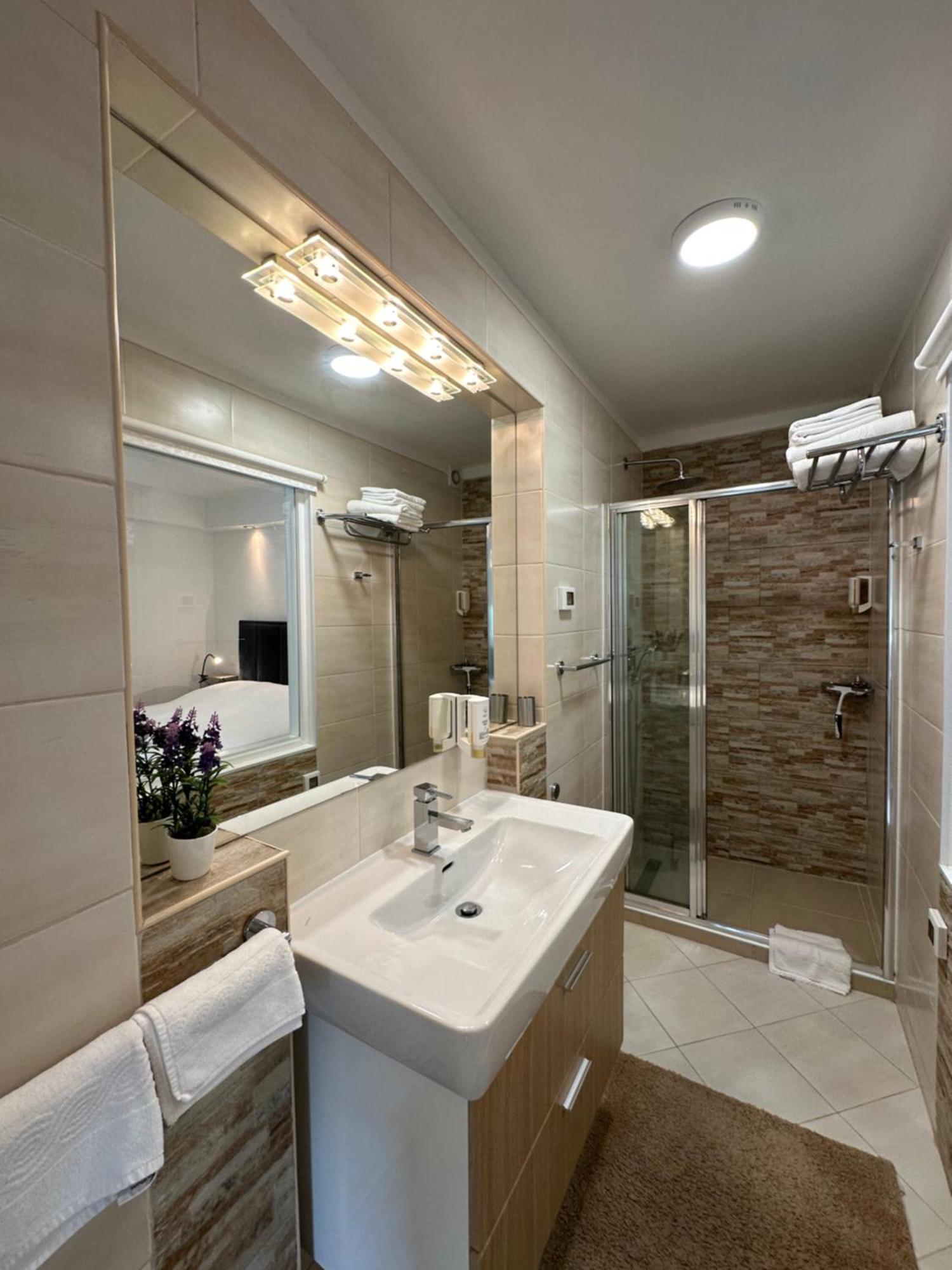 Villa Kos Rovinj Apartments エクステリア 写真