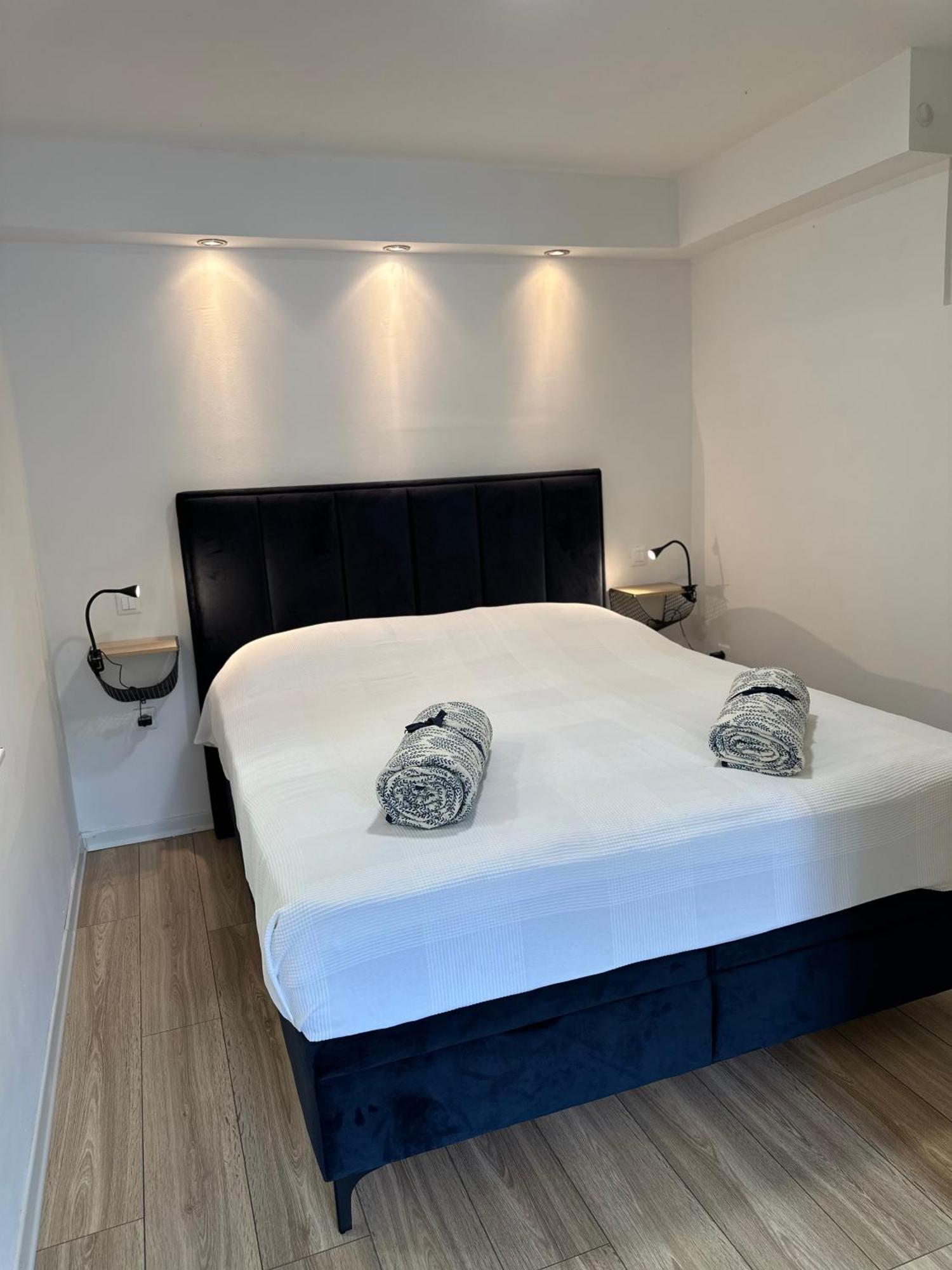 Villa Kos Rovinj Apartments エクステリア 写真